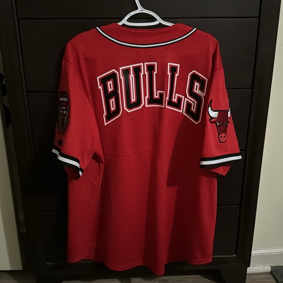 Selling official Pro Standard Chicago Bulls baseball jersey XL - Picture 2 of 2